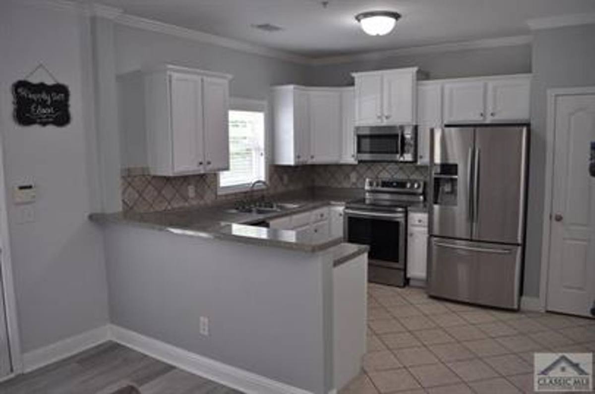 Townhouse for rent at 259 Oconee River Circle, Athens, GA 30605