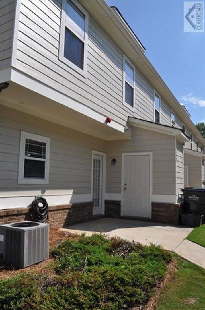 Townhouse for rent at 259 Oconee River Circle, Athens, GA 30605