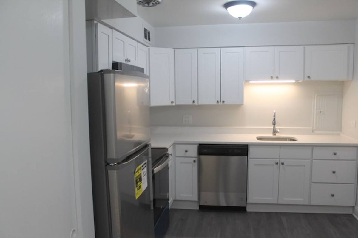 Apartment for rent at 419 Ridge Ave, Evanston, IL 60202
