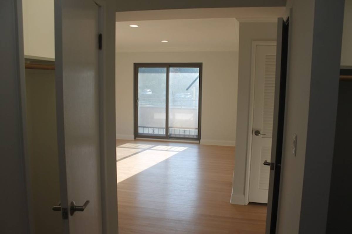Apartment for rent at 419 Ridge Ave, Evanston, IL 60202