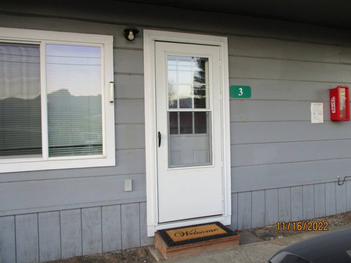 Apartment for rent at 360 N State St, Sutherlin, OR 97479