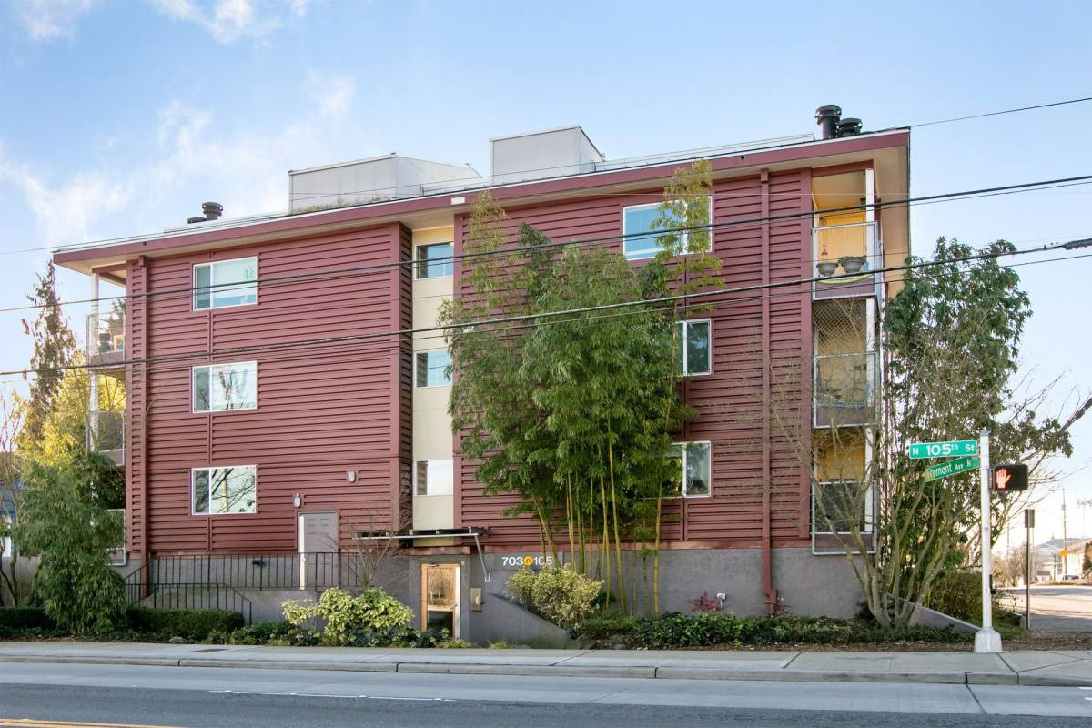 Apartment for rent at 703 N 105th St, Seattle, WA 98133