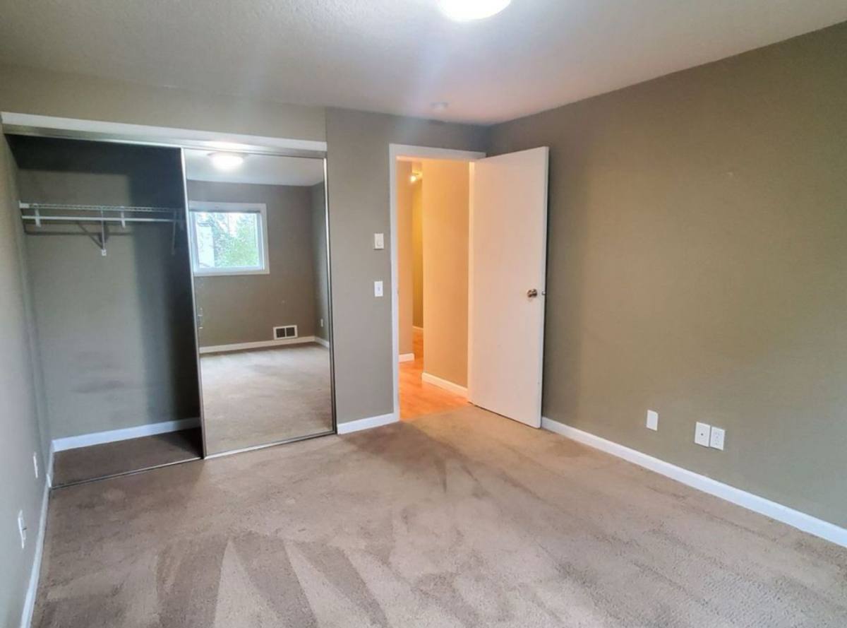 Apartment for rent at 703 N 105th St, Seattle, WA 98133