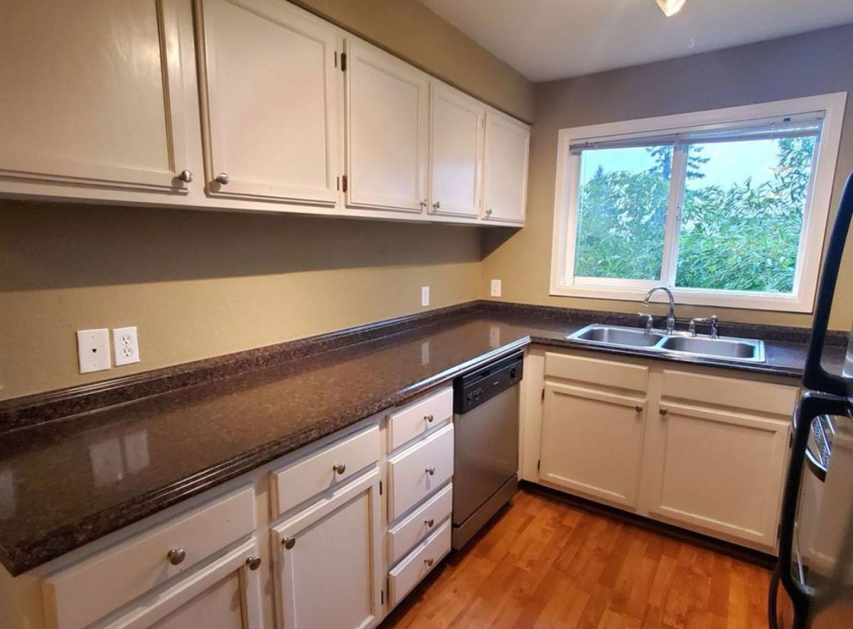 Apartment for rent at 703 N 105th St, Seattle, WA 98133