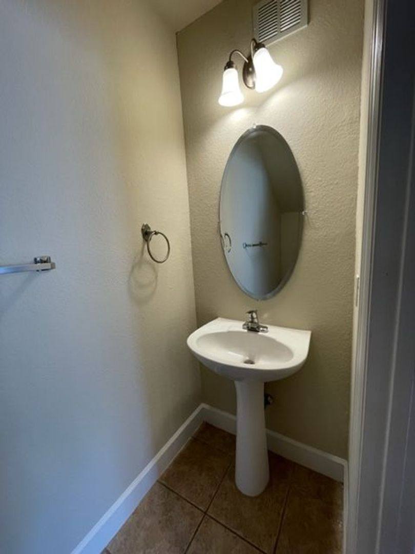 Apartment for rent at 25 SW 71st Way, Gainesville, FL 32607