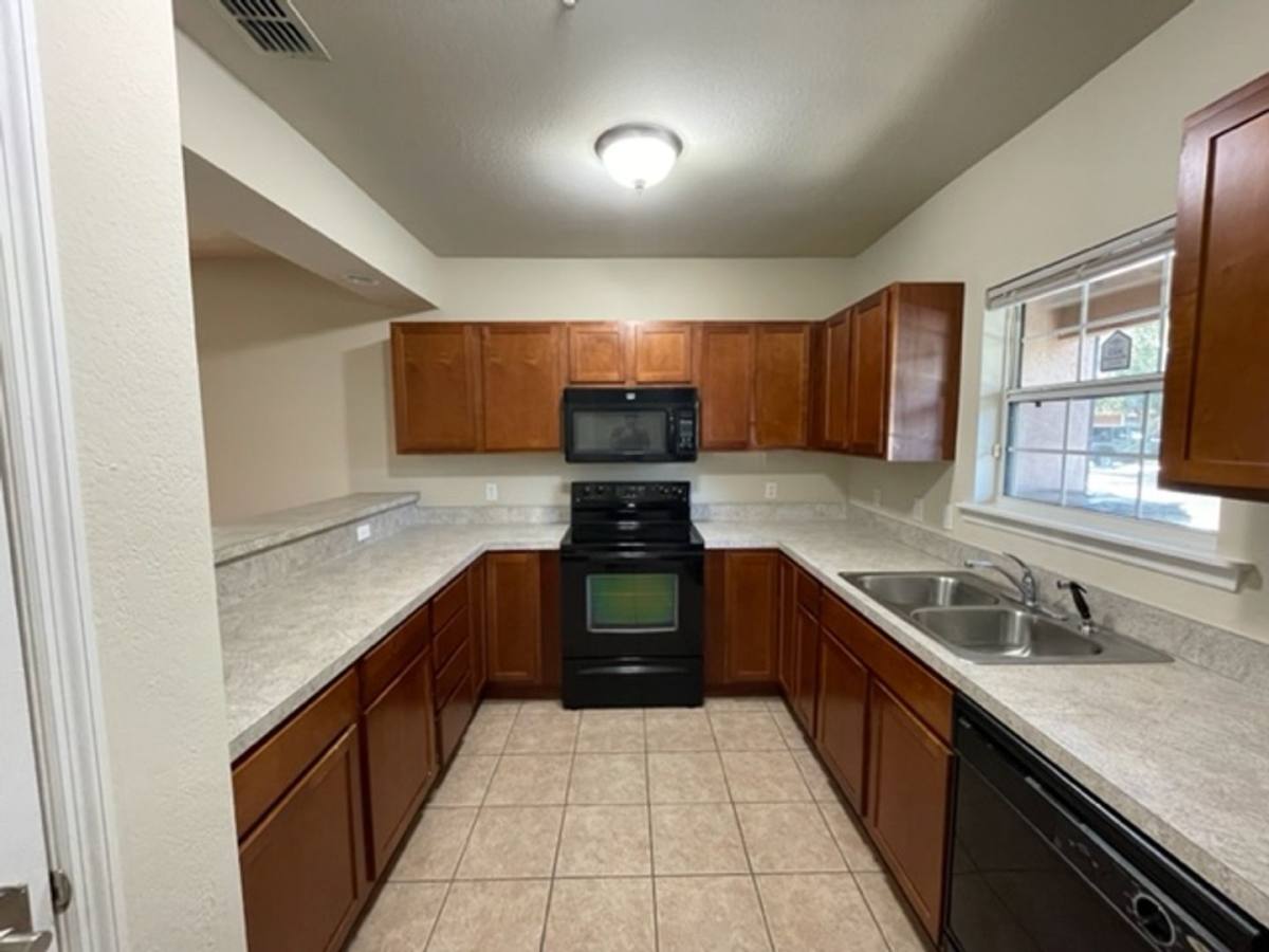 Apartment for rent at 25 SW 71st Way, Gainesville, FL 32607