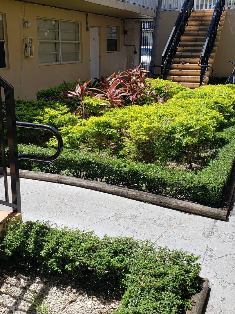 Apartment for rent at 2121 NE 168th St, Miami, FL 33162