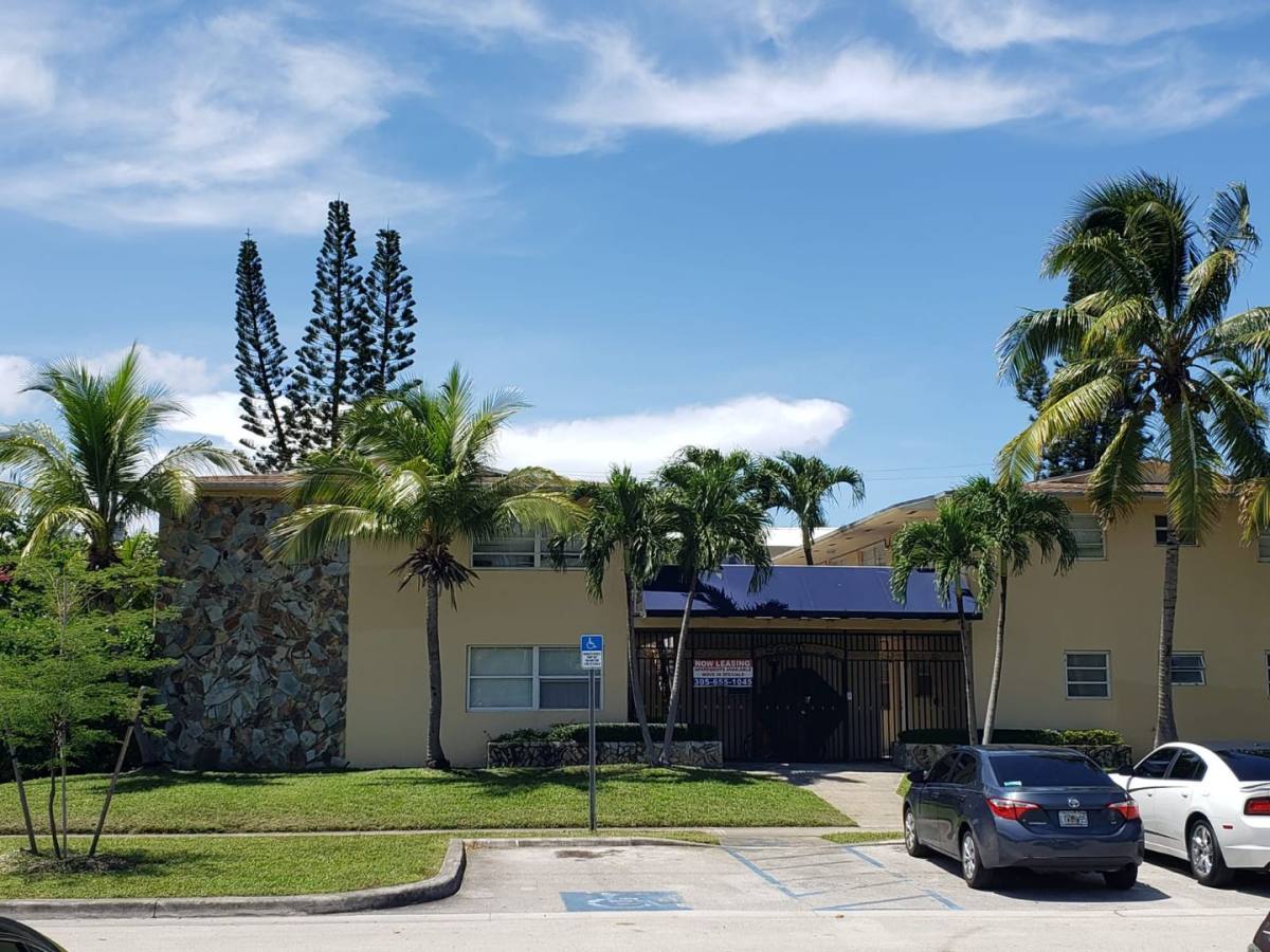 Apartment for rent at 2121 NE 168th St, Miami, FL 33162