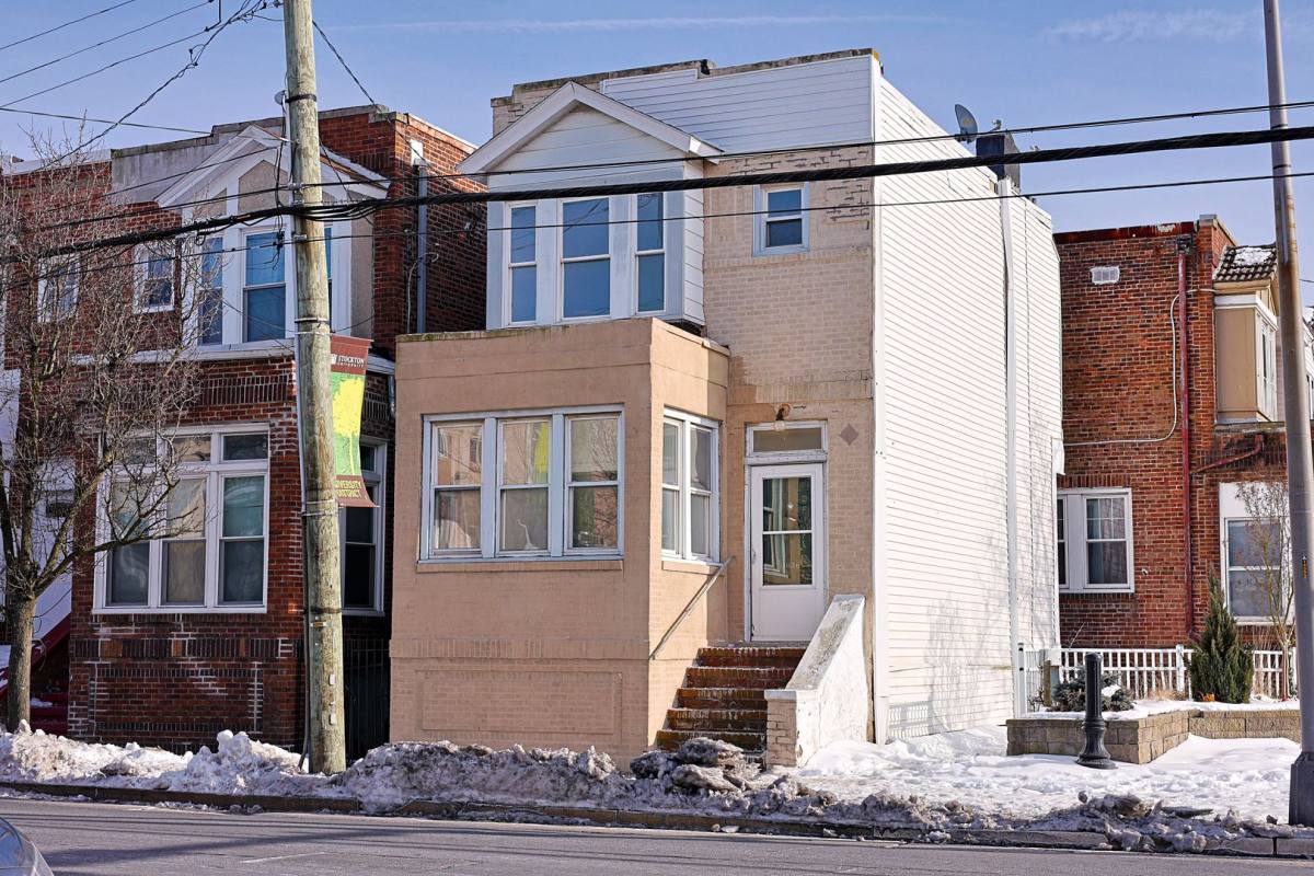 House for rent at 3636 Winchester Ave, Atlantic City, NJ 08401