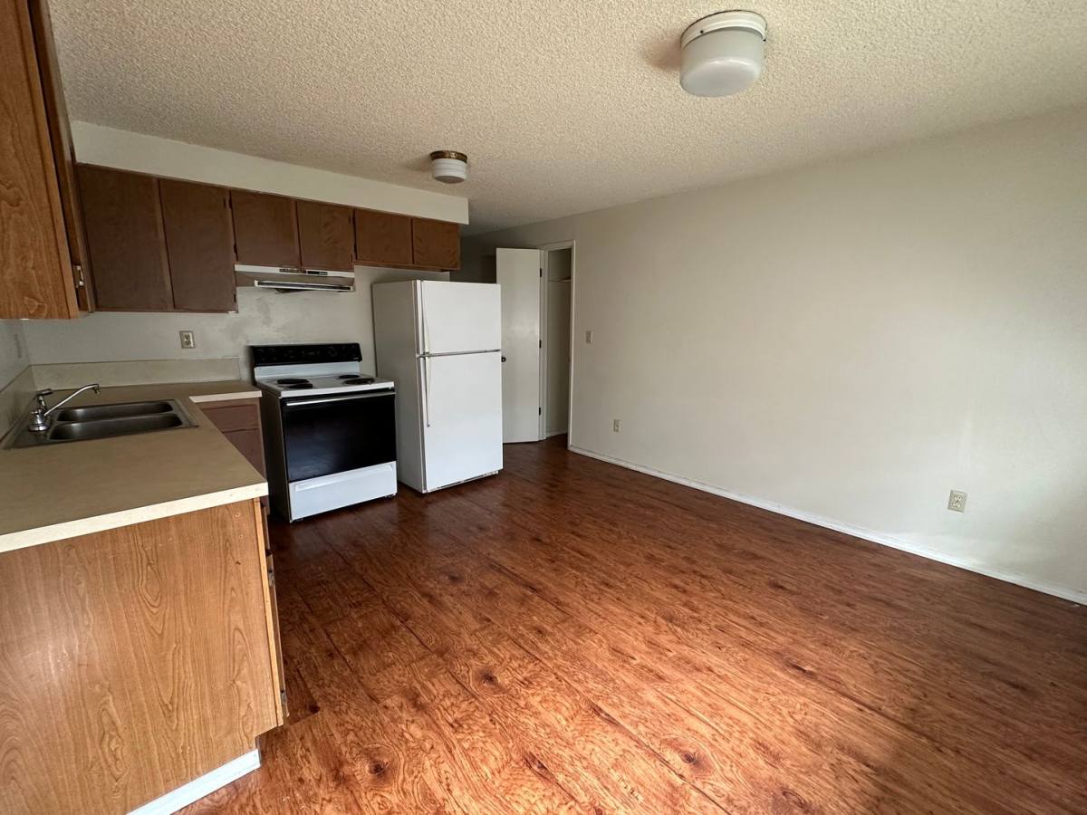 Apartment for rent at 355 E Fifth Ave, Sutherlin, OR 97479