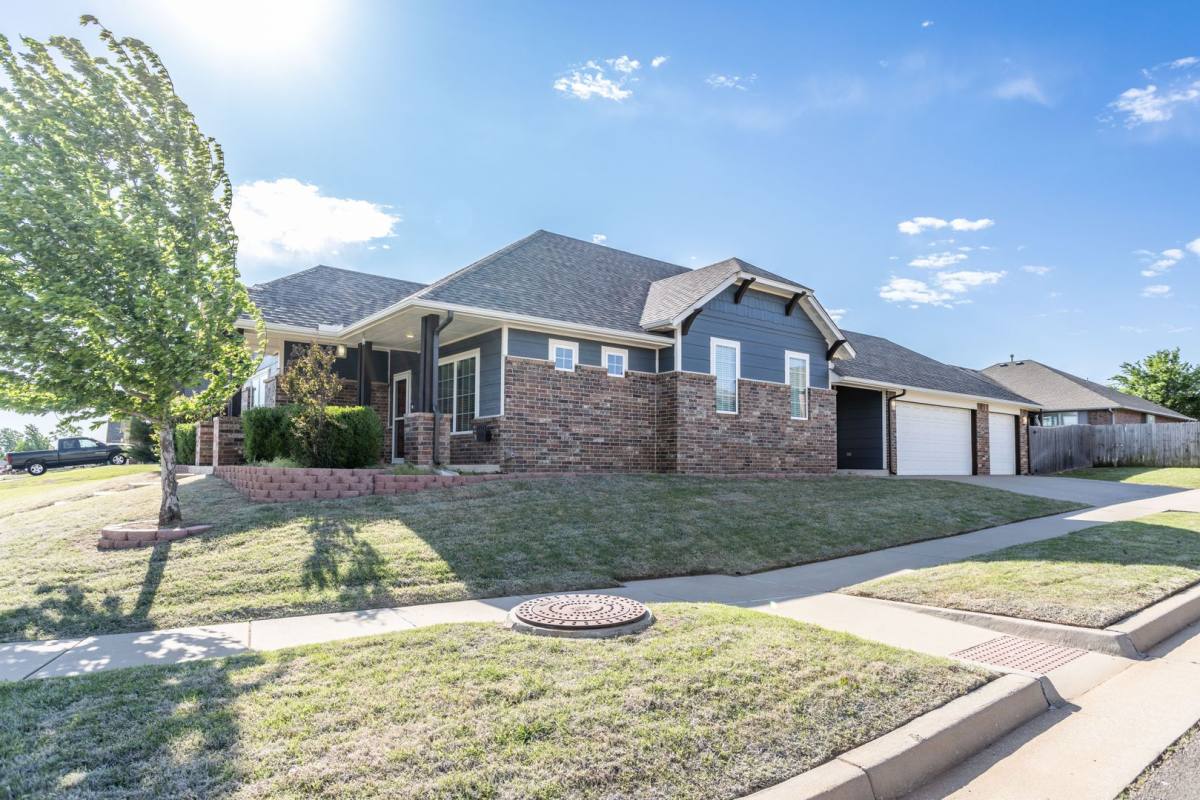 House for rent at 11244 NW 102nd, Yukon, OK 73099