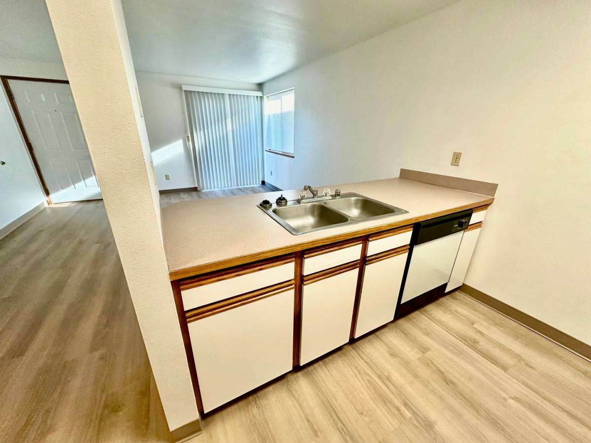 Apartment for rent at 904 Juniper Ave, Ellensburg, WA 98926