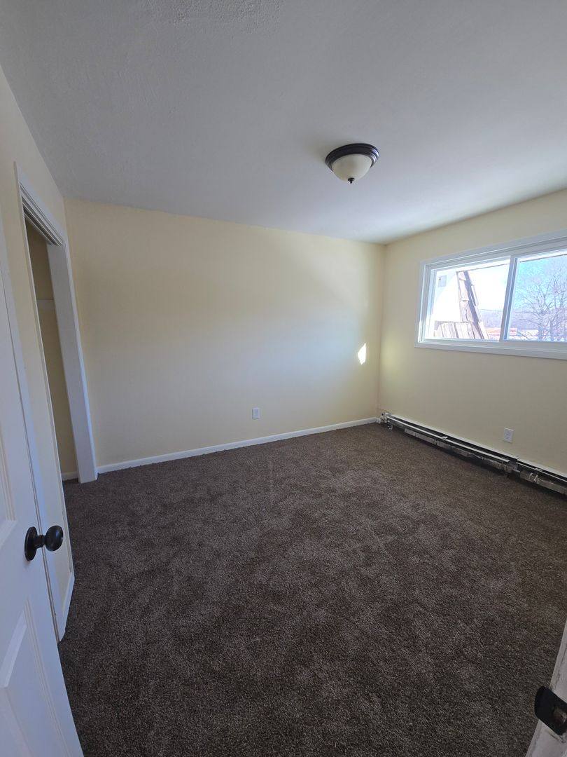 Apartment for rent at 1118 Furman St, Rockford, IL 61101