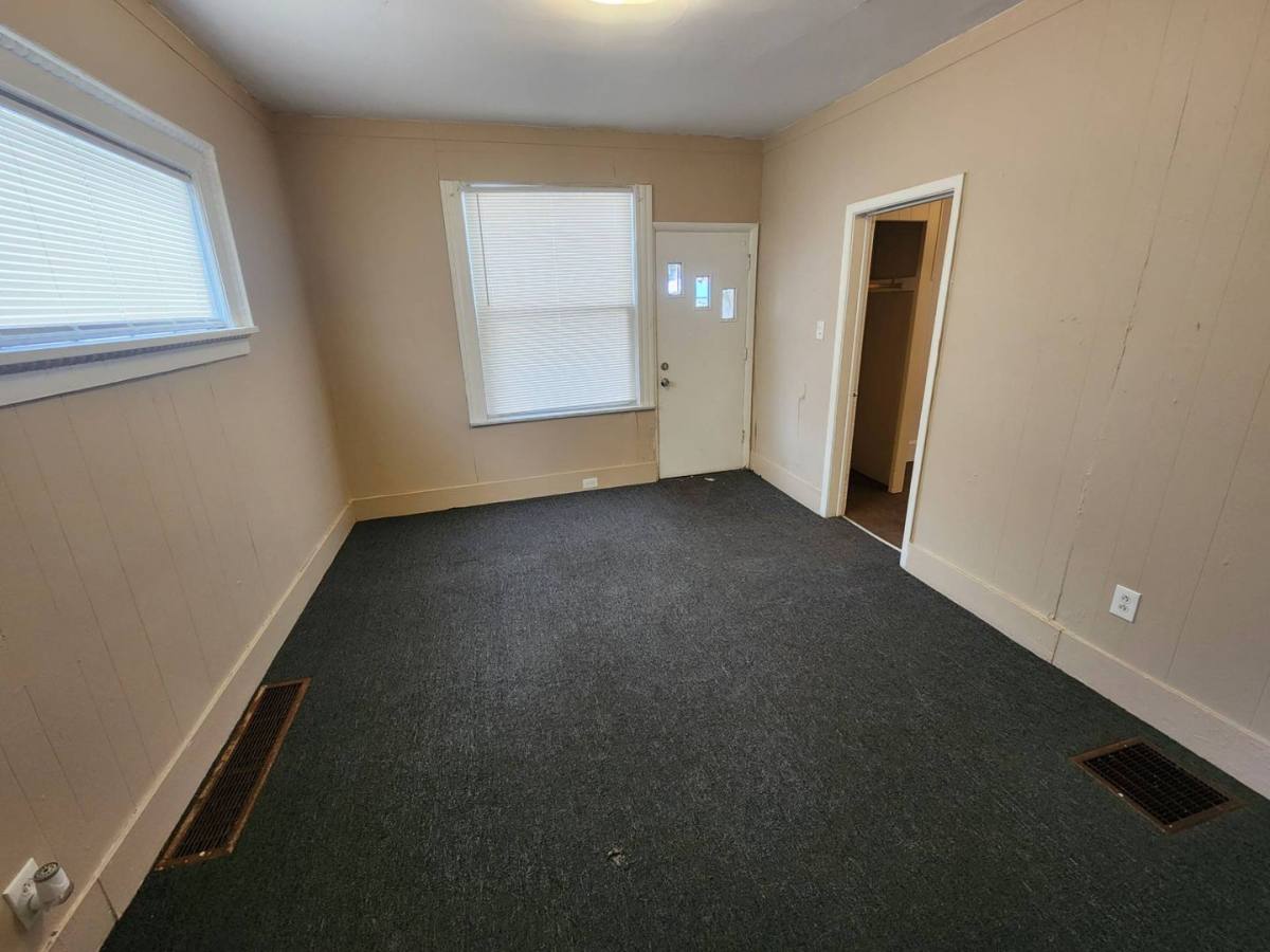 Apartment for rent at 1350 W 80 St, Cleveland, OH 44102