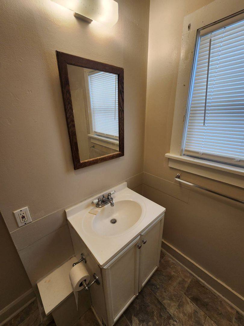 Apartment for rent at 1350 W 80 St, Cleveland, OH 44102