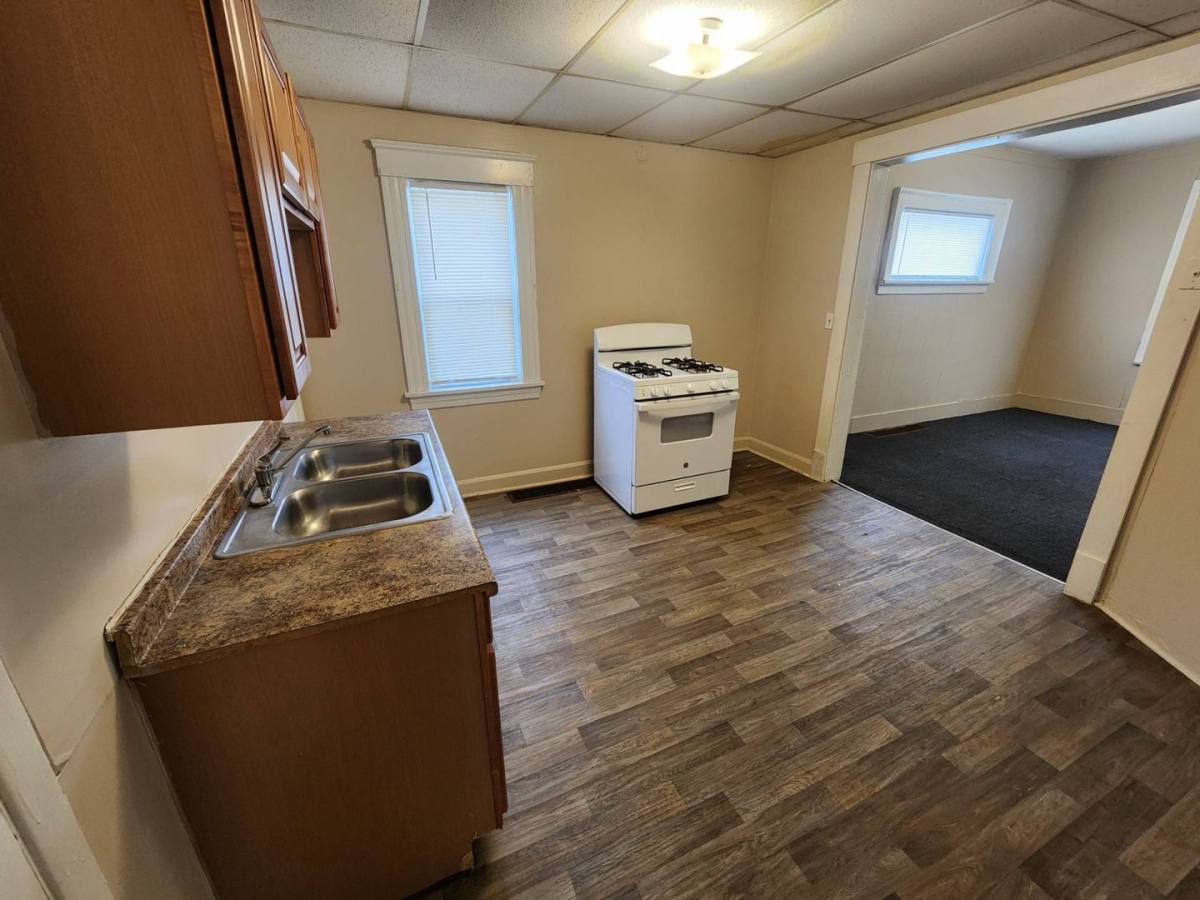 Apartment for rent at 1350 W 80 St, Cleveland, OH 44102