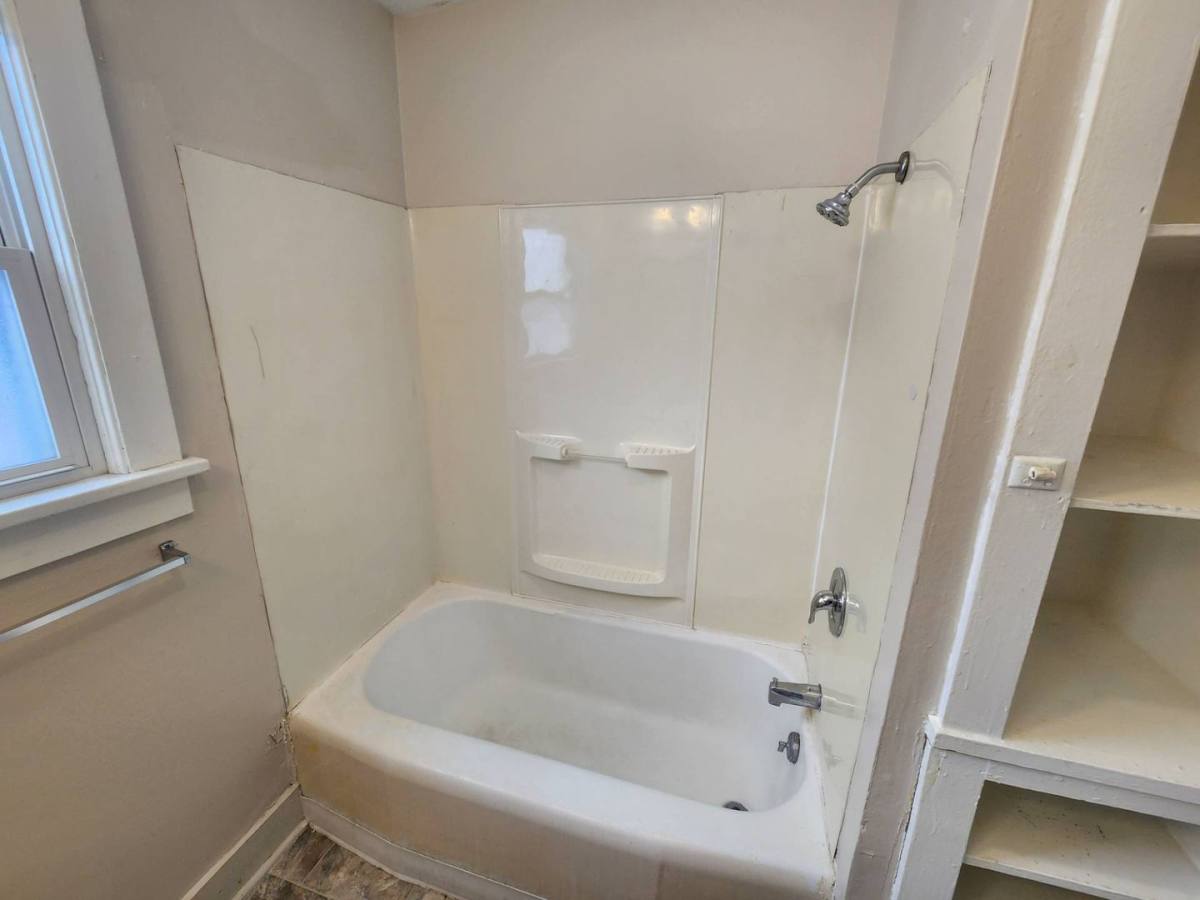 Apartment for rent at 1350 W 80 St, Cleveland, OH 44102