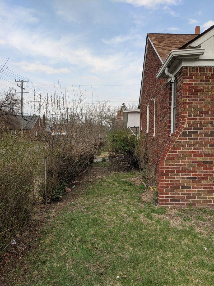 House for rent at 16505 Stansbury St, Detroit, MI 48235
