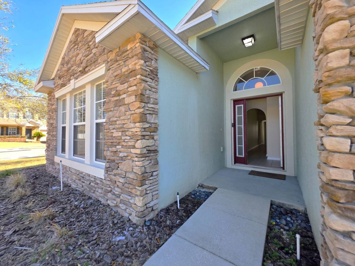 House for rent at 24359 SW 11th Rd, Newberry, FL 32669