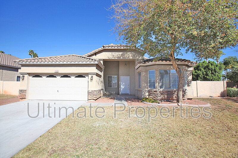 7550 W Gardenia Ave, Glendale, AZ 85303