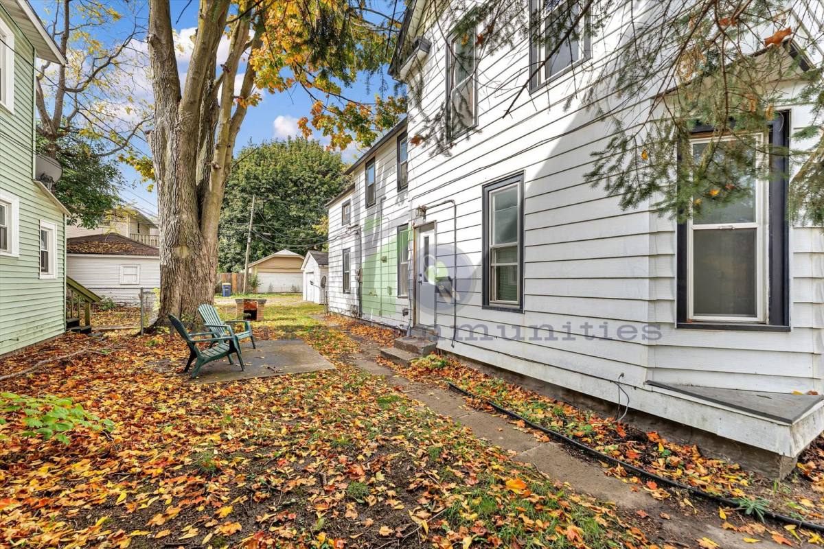 Apartment for rent at 1011 Jennette Ave NW, Grand Rapids, MI 49504