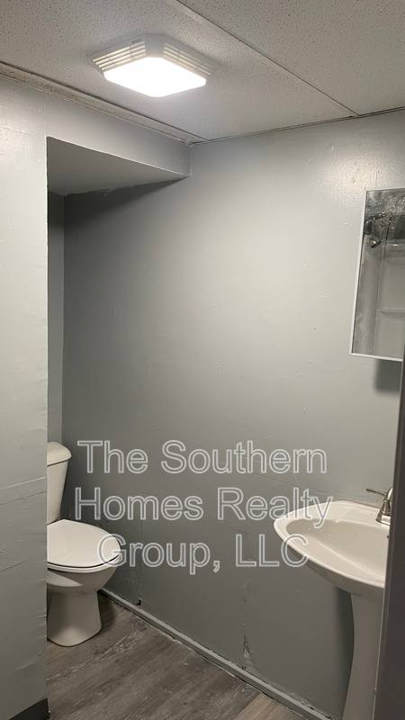 Apartment for rent at 303 S Oak St #3, Sweetwater, TN 37874
