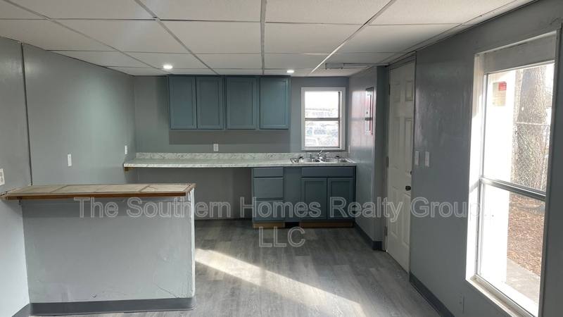 Apartment for rent at 303 S Oak St #3, Sweetwater, TN 37874