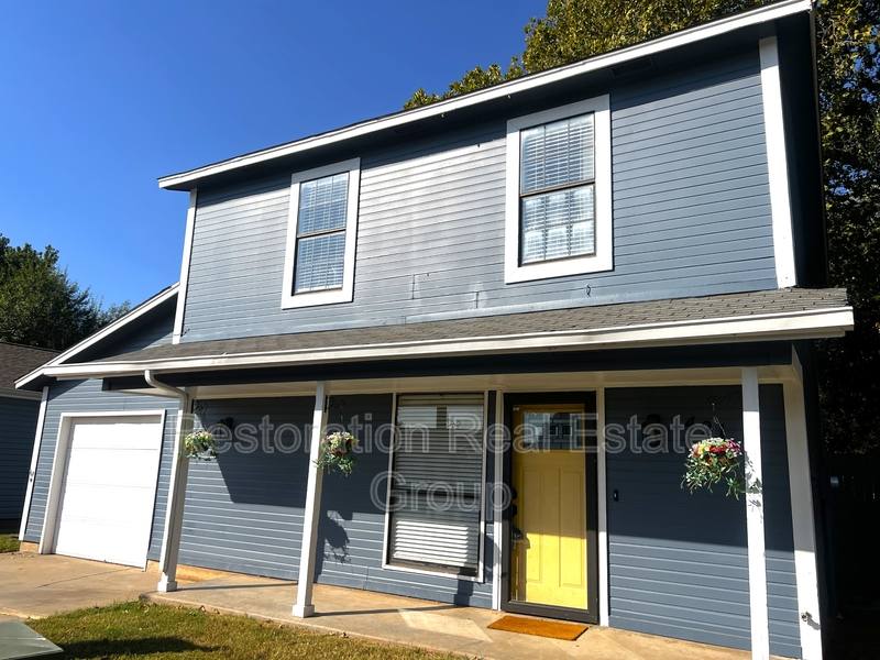 House for rent at 421 Dauphin Ave, Edmond, OK 73034