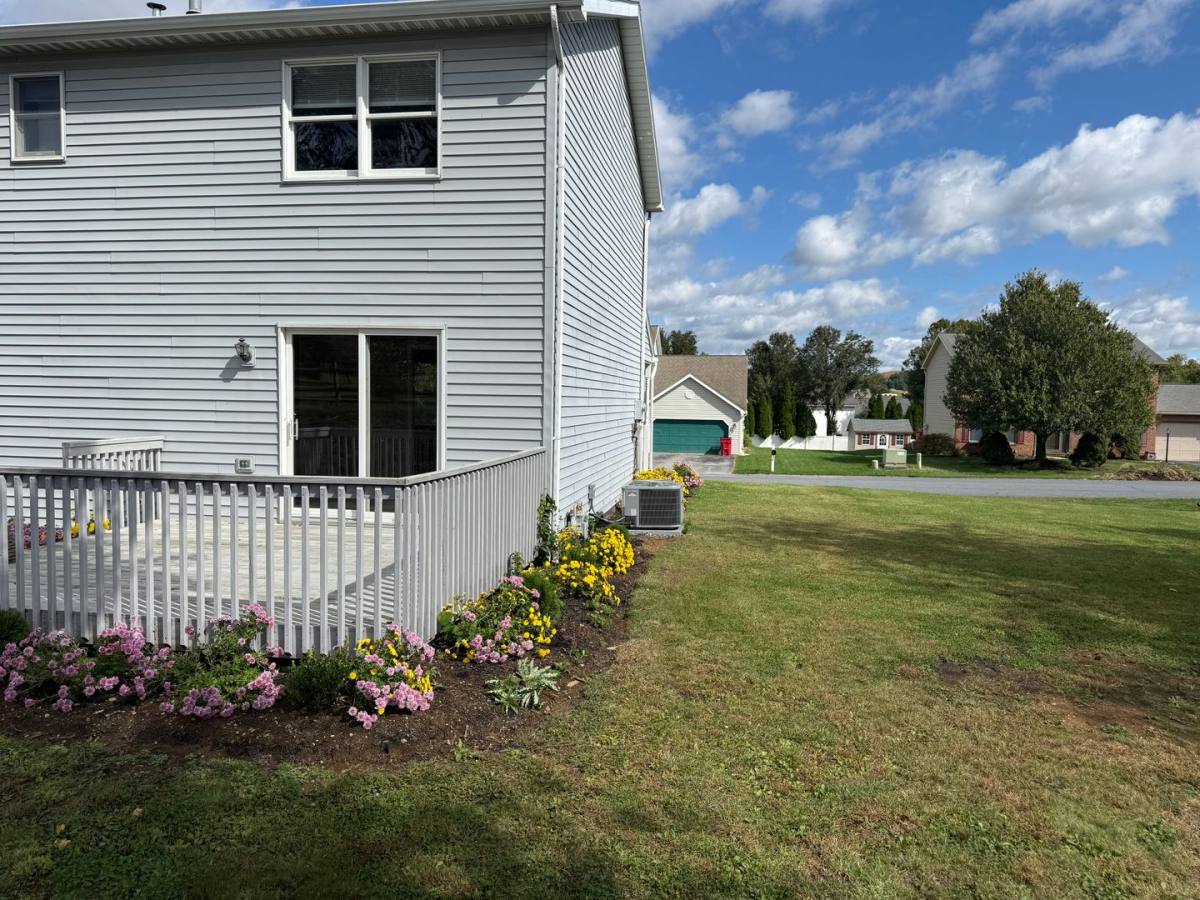 House for rent at 1560 Buttercup Dr, Chambersburg, PA 17202