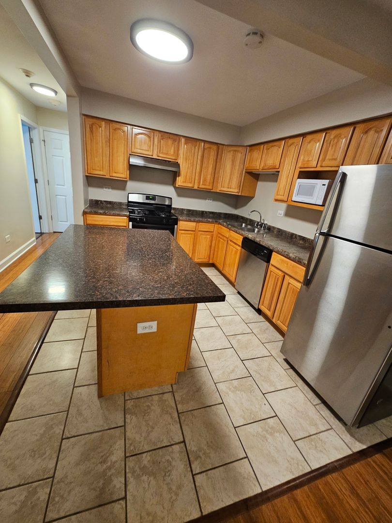 Apartment for rent at 535-569 Maple Ave, Lisle, IL 60532