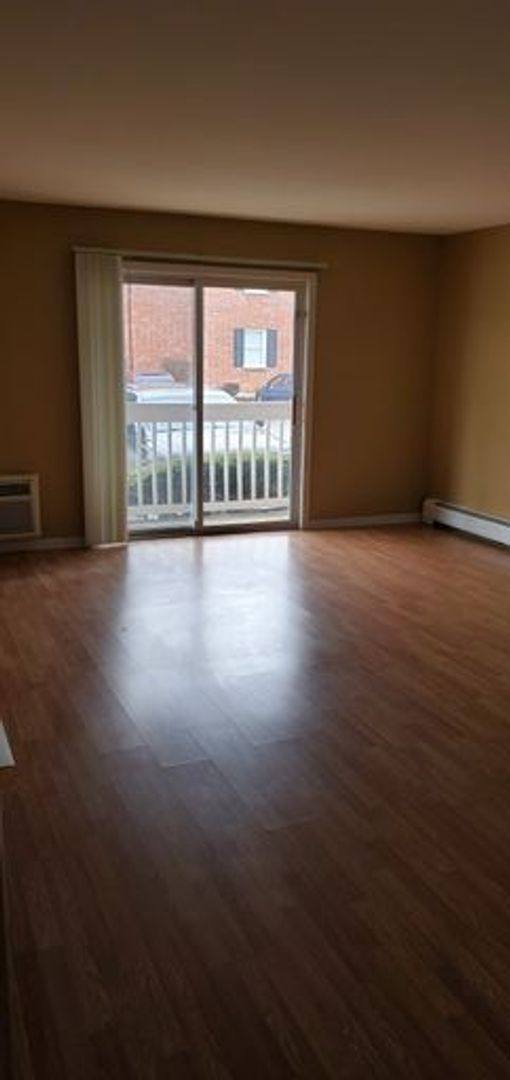 Apartment for rent at 535-569 Maple Ave, Lisle, IL 60532