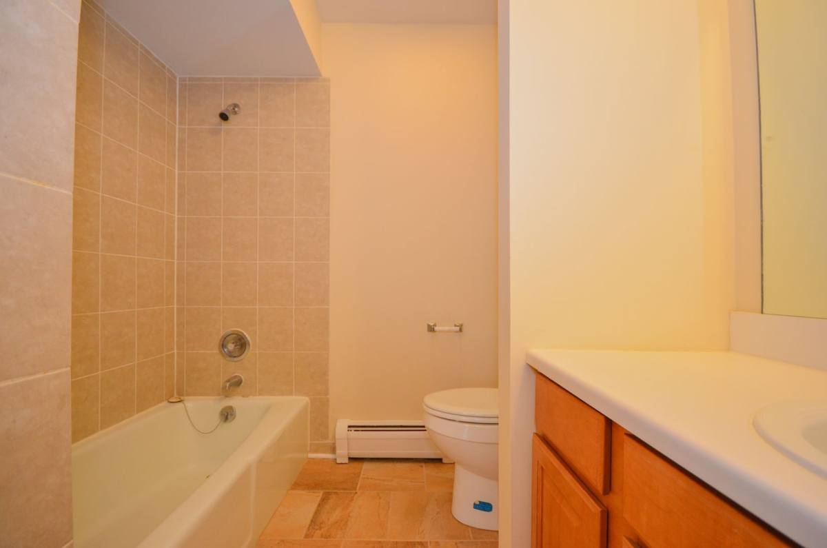 Apartment for rent at 535-569 Maple Ave, Lisle, IL 60532