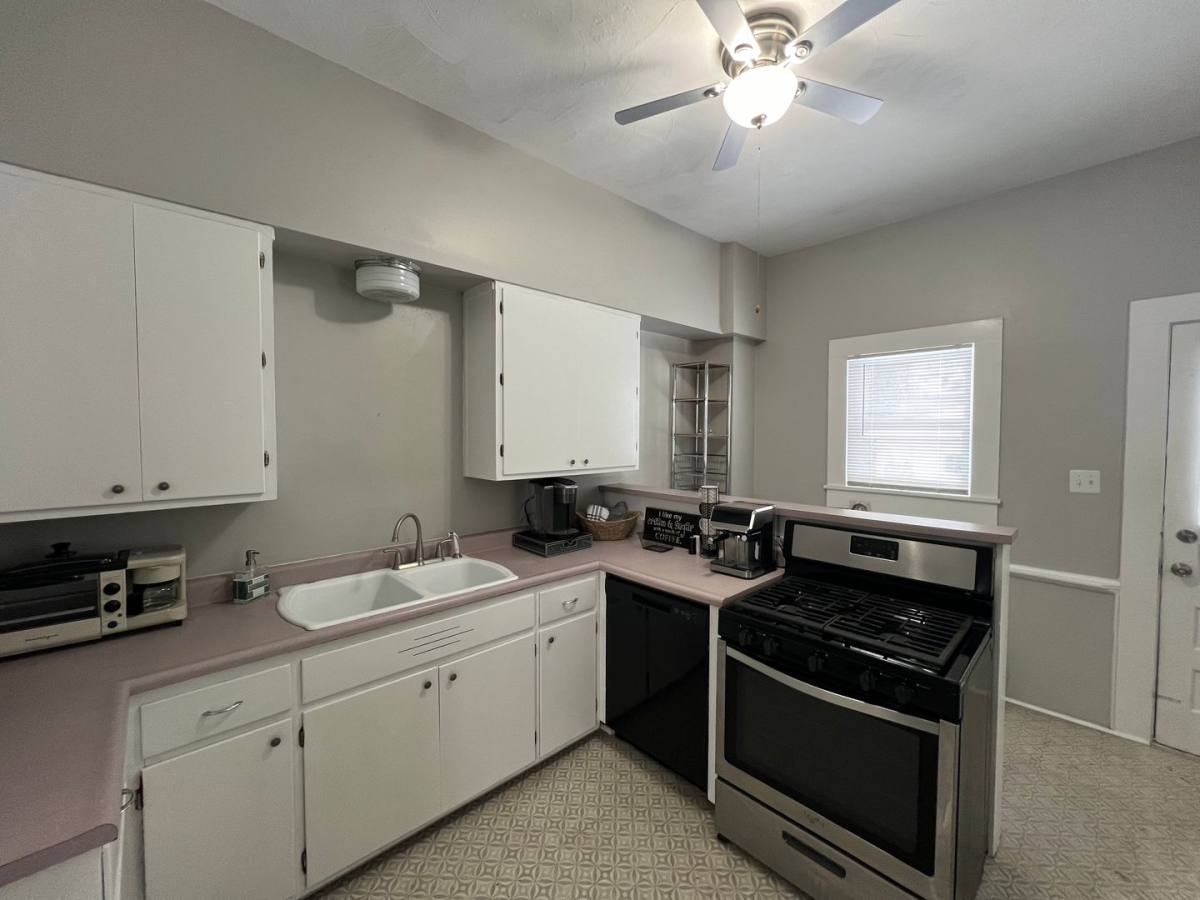 Apartment for rent at 600 S Center St, Terre Haute, IN 47807
