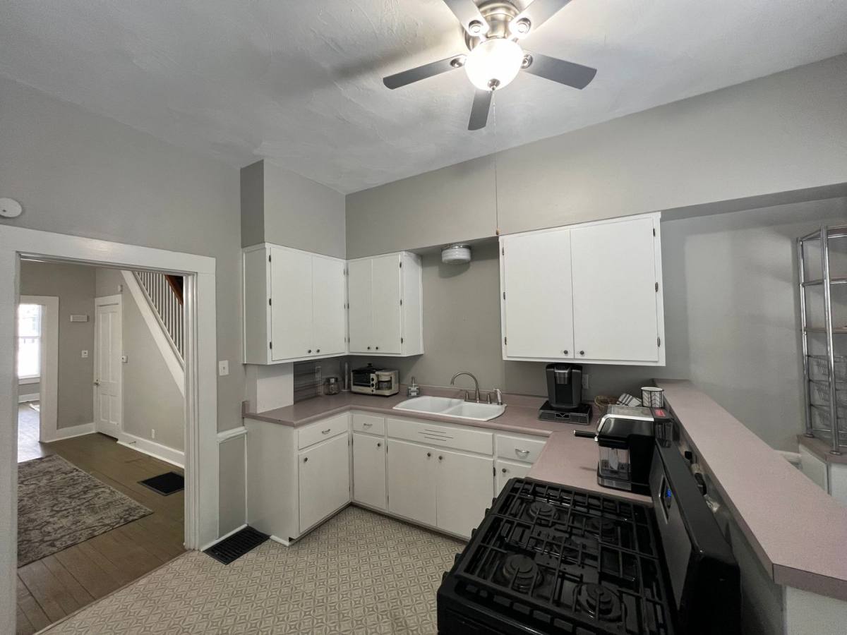 Apartment for rent at 600 S Center St, Terre Haute, IN 47807
