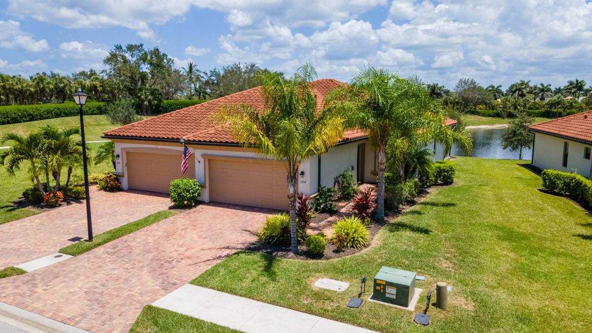 House for rent at 1414 Oceania Dr S, Naples, FL 34113