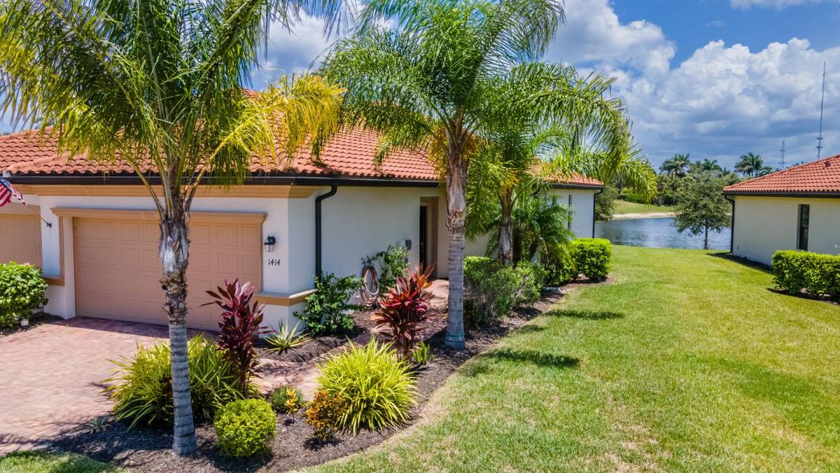 House for rent at 1414 Oceania Dr S, Naples, FL 34113