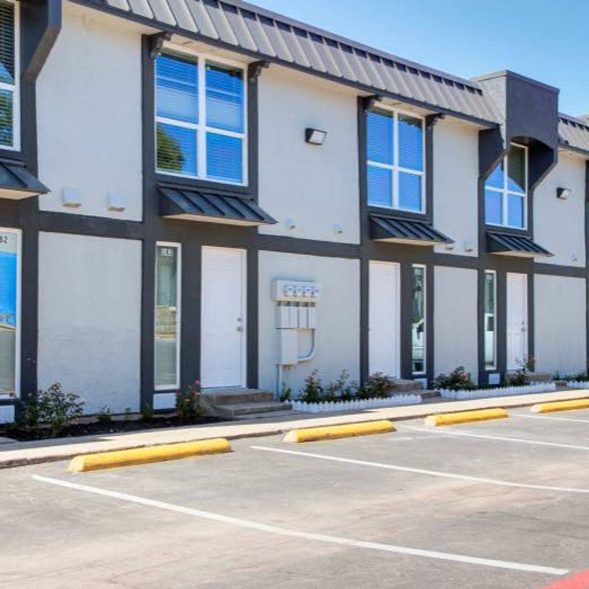 Apartment for rent at 9302 Beck Ave, Dallas, TX 75228