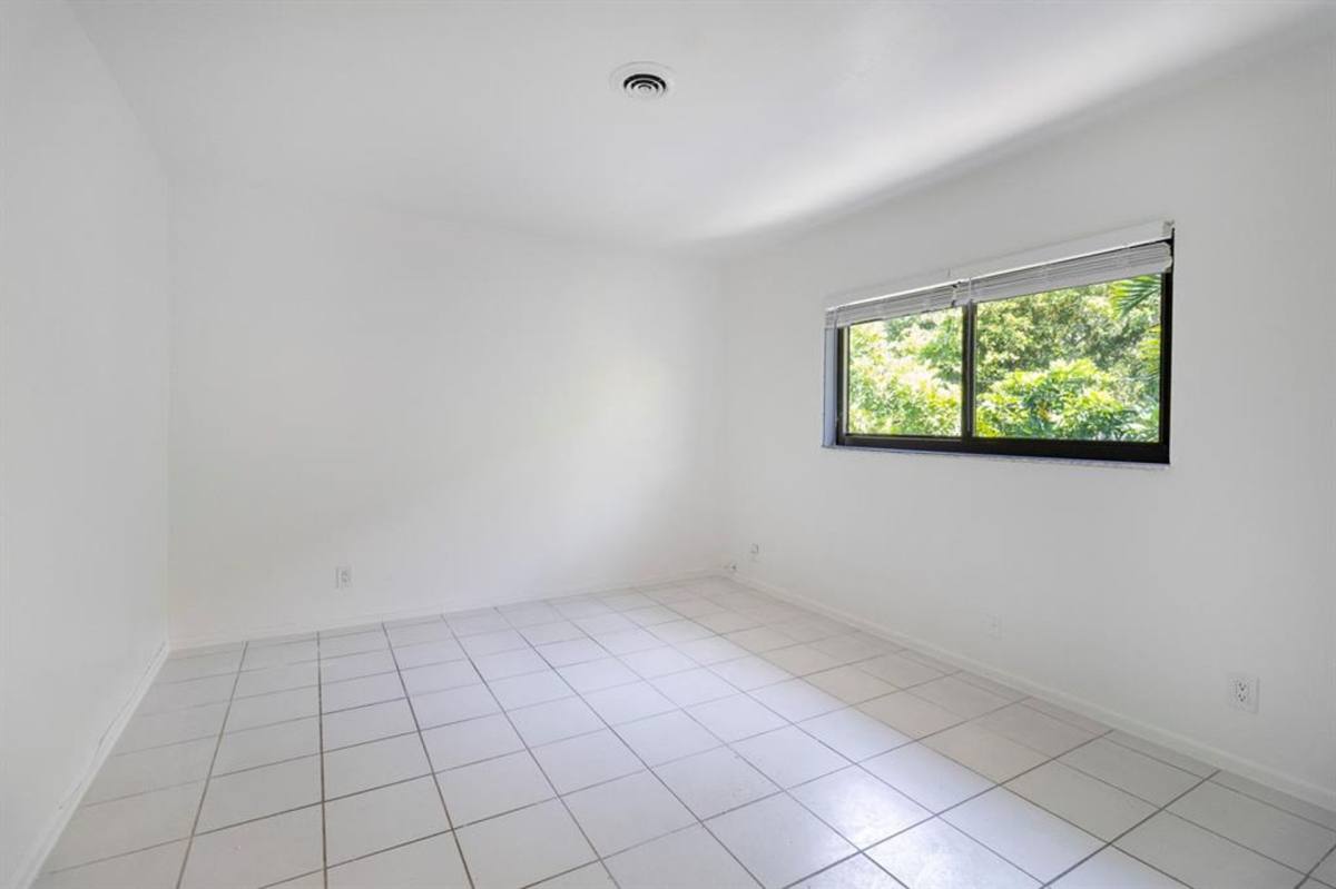 Apartment for rent at 1790 SE 23 Ave, Fort Lauderdale, FL 33316