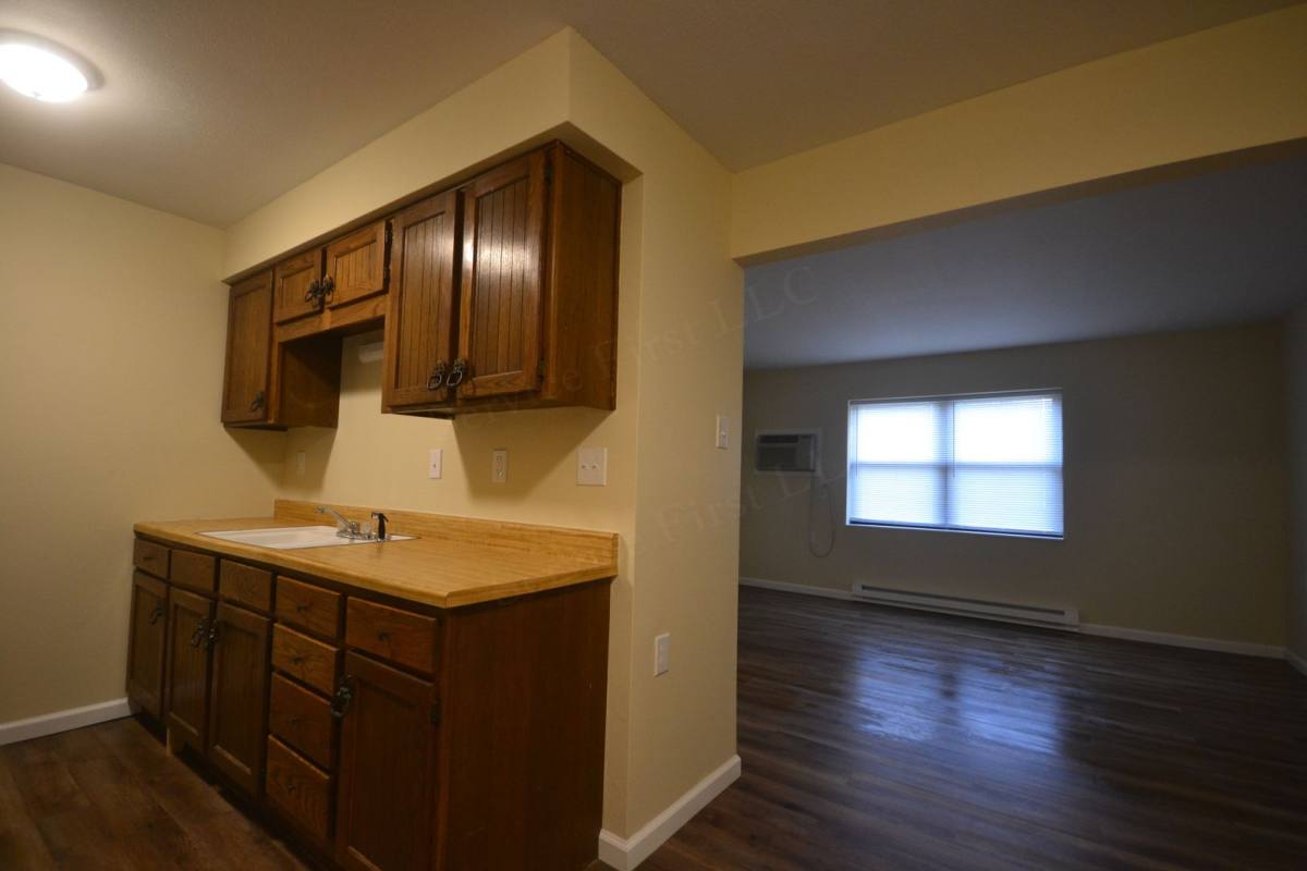 Apartment for rent at 710 Elm St, Warsaw, MO 65355