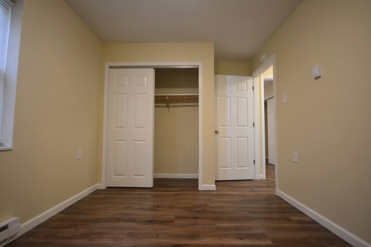 Apartment for rent at 710 Elm St, Warsaw, MO 65355