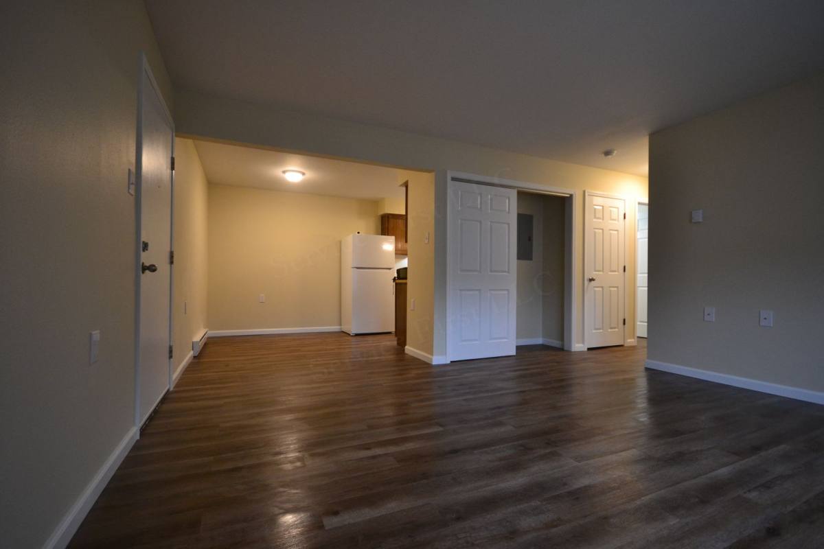Apartment for rent at 710 Elm St, Warsaw, MO 65355