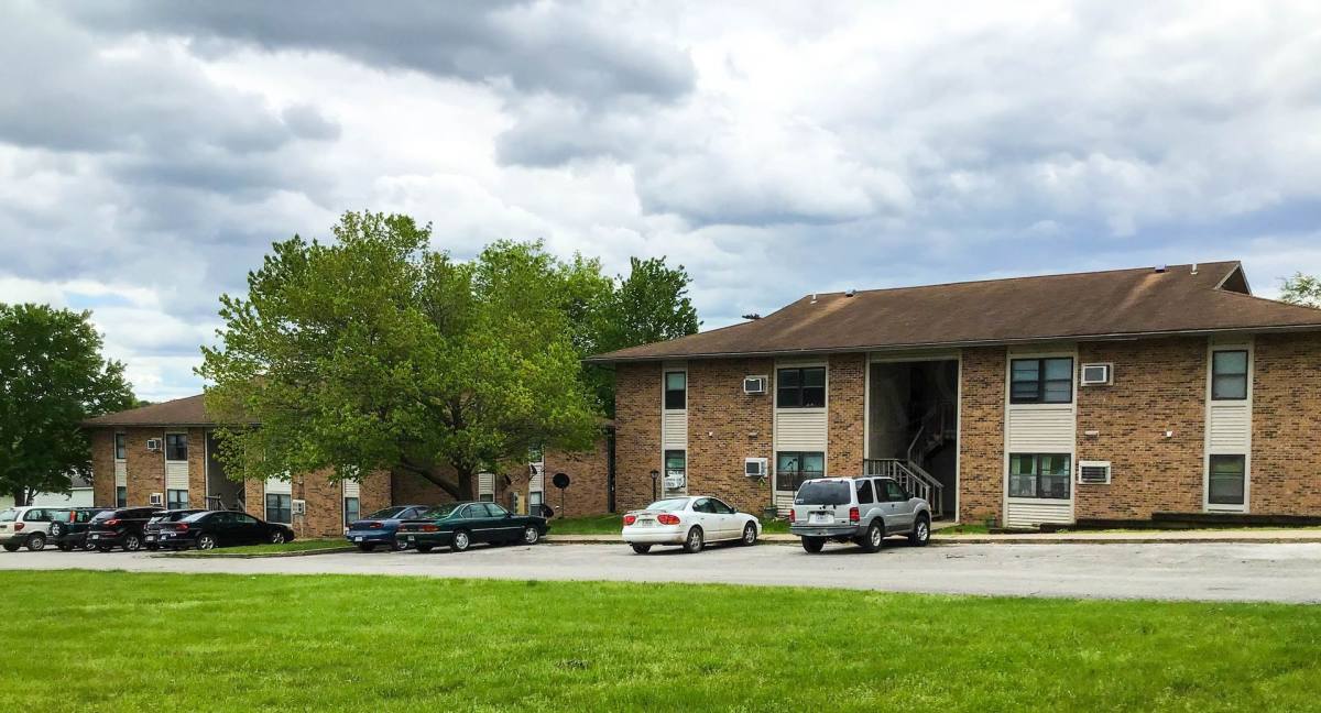 Apartment for rent at 710 Elm St, Warsaw, MO 65355