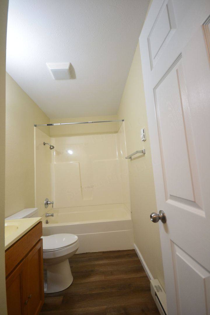 Apartment for rent at 710 Elm St, Warsaw, MO 65355