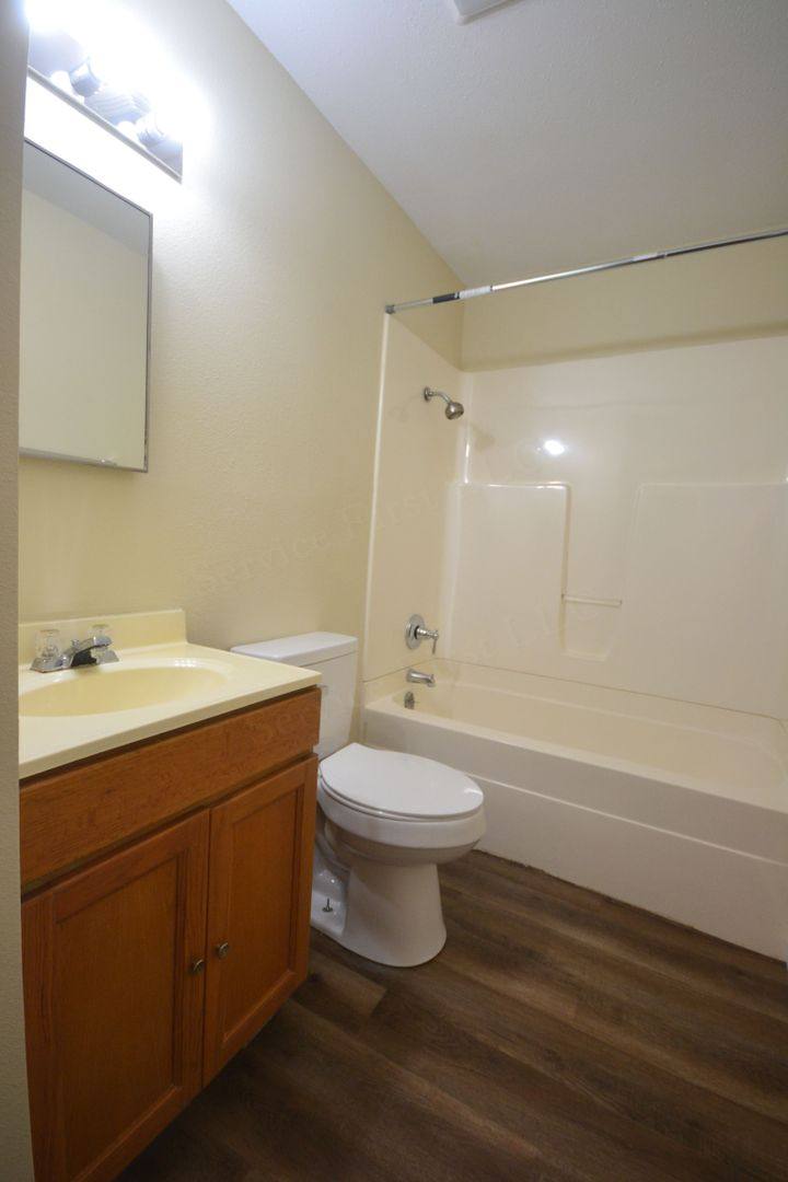 Apartment for rent at 710 Elm St, Warsaw, MO 65355