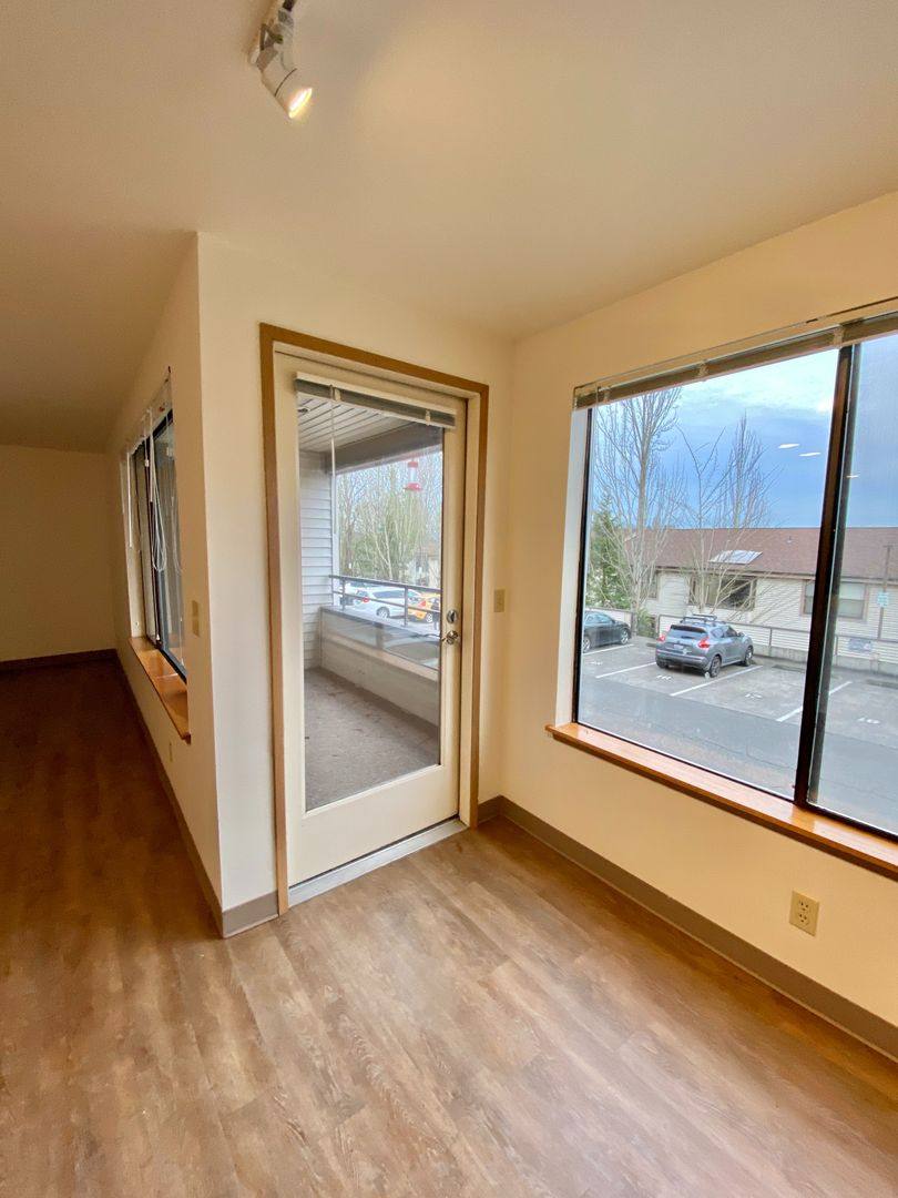 Apartment for rent at 2501 E Madison St, Seattle, WA 98112