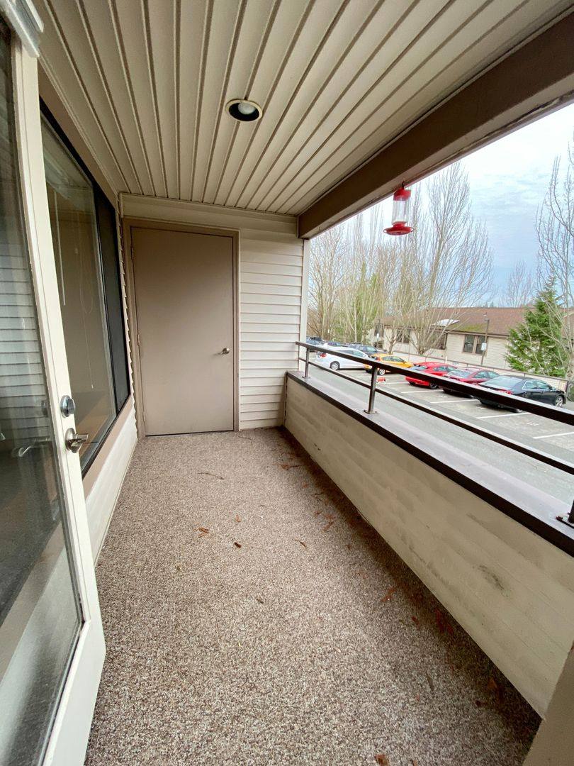 Apartment for rent at 2501 E Madison St, Seattle, WA 98112