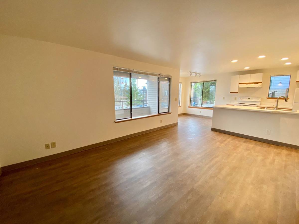 Apartment for rent at 2501 E Madison St, Seattle, WA 98112