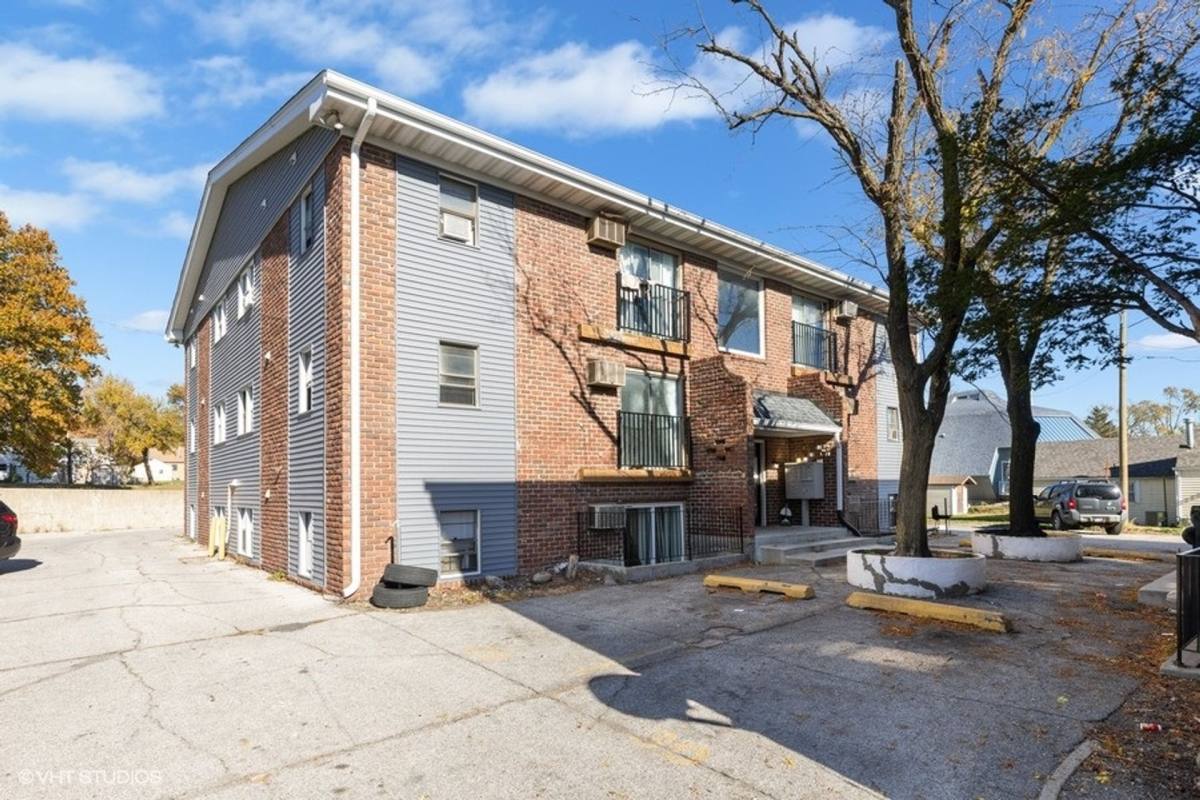 Apartment for rent at 6315 Hickman Rd, 6319 Rd, Urbandale, IA 50322