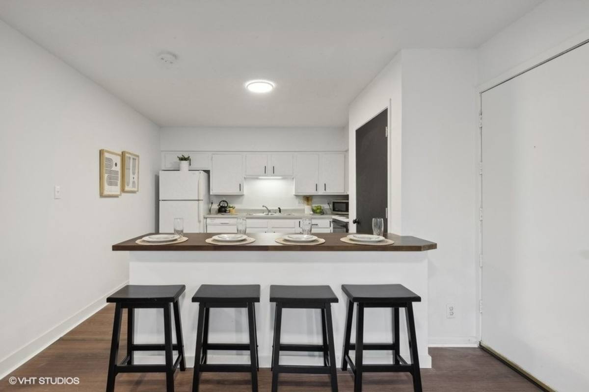 Apartment for rent at 6315 Hickman Rd, 6319 Rd, Urbandale, IA 50322