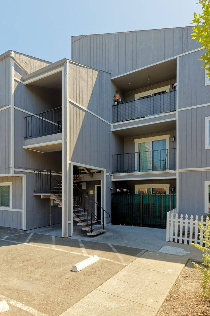 Apartment for rent at 3024 Fruitvale Ave, Oakland, CA 94602
